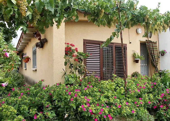 Hostel Turistico Torre De Sabre *